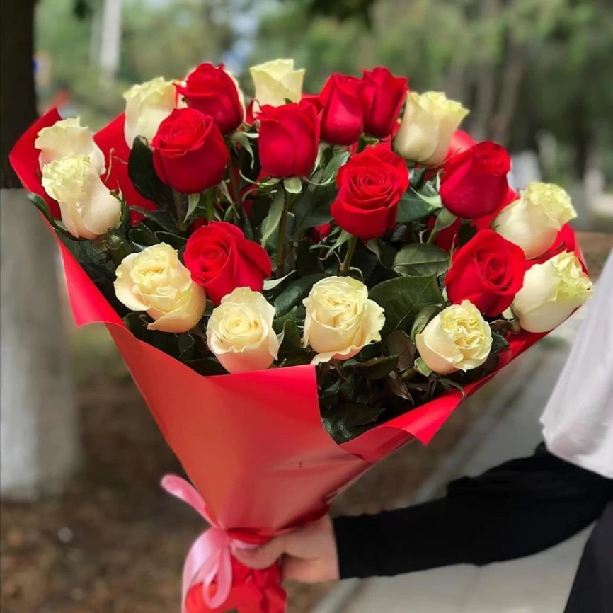 Букет из 21 розы фото 1