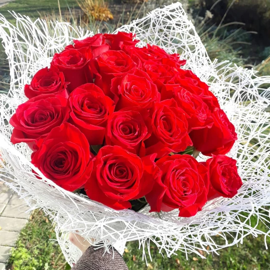 Букет из 15 алых роз фото 1